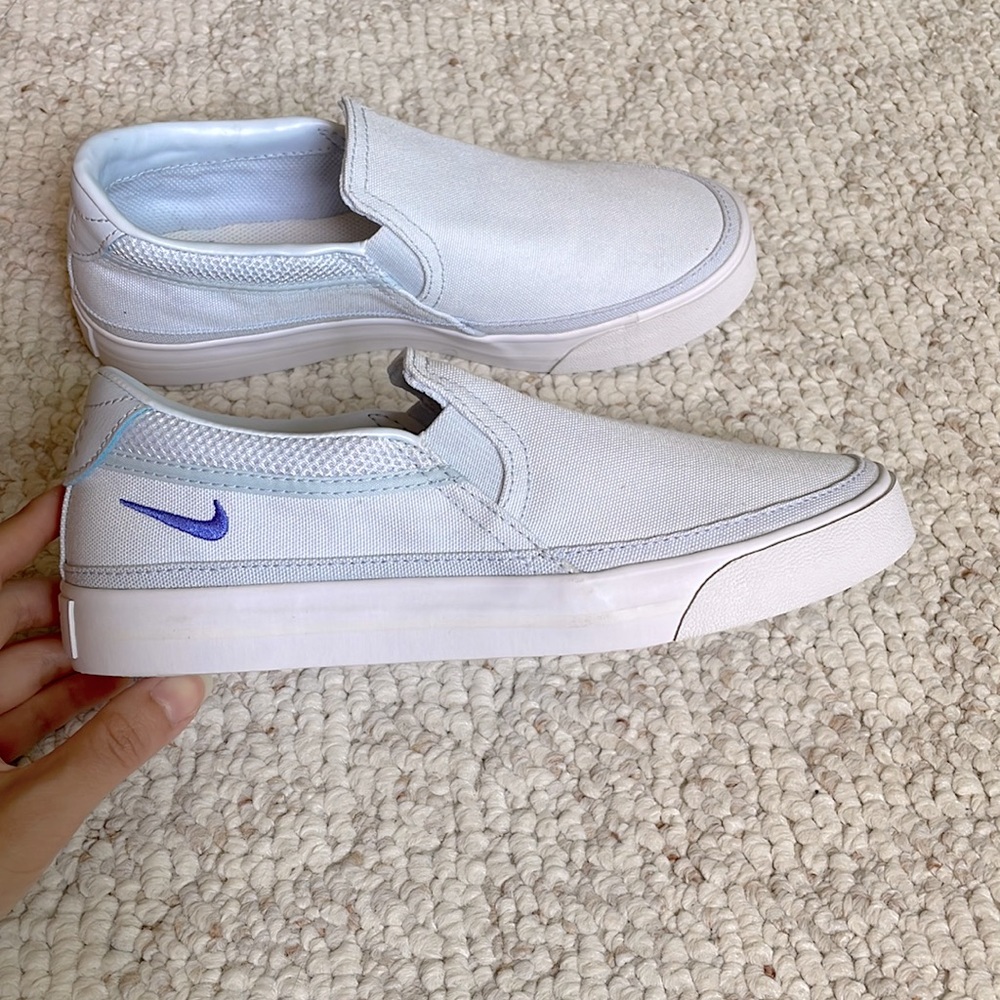 Nike Court Legacy Slip-ons Women